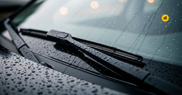 Limpador pulando no vidro do carro: o que causa e como resolver