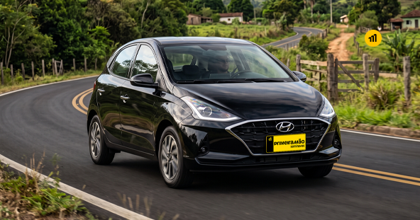 Descubra como escolher o melhor carro para viajar nas férias. Veja o que avaliar em consumo, porta-malas, segurança, conforto e revisão antes de pegar a estrada.
